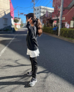 長女は保育園の頃から、長ズボンを主に履かせてきたせいか、今でもスカートは履いてくれないんですよね😭でも、スカッツは好きなようで、履いてくれます😊あったか裏ベロアスカッツ @nissen&hellip;のInstagram画像