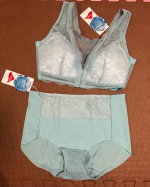 【BAK&HAK・ノンブラ上下セット】 とは？？痛みが気にならない、ストレスフリーなブラジャーです。ギュッと締め付けすぎて痛くなったり、不快に思ったりすることがありませんでした。楽ちんなつけ心&hellip;のInstagram画像