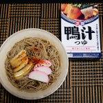 *今日の晩ごはんは正田醤油様の鴨汁つゆを使って『蕎麦』本来年末に食べるはずだったこの蕎麦。先月中旬頃にコロナ感染して隔離期間明ける頃からとんでもない症状が出てきて暫く何もやれず状態💧用意し&hellip;のInstagram画像