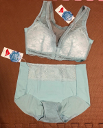 【BAK&HAK・ノンブラ上下セット】おうちで過ごす時間が長くなり、自宅ではリラックスして過ごすことを重視しています。おうちでもお外でも、ストレスフリーなつけ心地で、気持ちもゆったり過ごせるので、&hellip;のInstagram画像