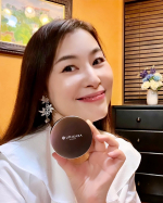 ☆*:.｡. .｡.:*☆2023年新しい年のスタートはこちらのファンデで❤️UMIKARAエアレスコンパクトミネラルファンデーション✨あの食べるコラーゲンゼリーで売り上げNo&hellip;のInstagram画像