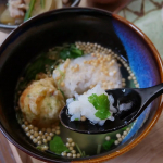 モニプラ、玉露園こ梅たっぷりうめこんぶ茶、わさび風味こんぶ茶のモニター中です。今日はわさび風味こんぶ茶を作って天茶漬けにしました。応募の時から決めてたメニューです。焼きおにぎりに天ぷら、ぶぶ&hellip;のInstagram画像