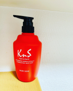 【体臭予防ボディソープ】柿のさち　KnS　薬用柿渋ボディソープ　450mLお試しさせていただきました🧴薬用柿渋&hellip;体臭予防&hellip;なんか、おばちゃん家にありそうなパッケージでは&hellip;❓というイメー&hellip;のInstagram画像