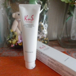 この度は、柿のさち KnS 薬用柿渋ハミガキ をお試しする機会に恵まれました💛これは、歯周病やそれに伴う口臭などの症状に効果を発揮する成分を配合し、歯と歯茎、爽やかな口臭のためのオーラルケアハミガキ&hellip;のInstagram画像