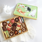 ＊＊＊＊＊＊＊＊＊＊＊＊＊昭和33年に日本初のバレンタインフェアを行った「メリーチョコレート」今年のバレンタインに向けて発売する「ねこみゃみれ」がたまらなく可愛い🐈❤️猫の仕草や肉球、&hellip;のInstagram画像