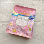 汗かきエステ気分の夜桜の香り。夜桜の香りってどんな香りだろうと楽しみにしていました。ピンク色のかわいい入浴剤で、甘めのベリー系、桜のいい香りが浴室に広がりとても優雅な気分になりました。10分&hellip;のInstagram画像