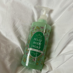 🌹⁡薬用アクネオフ　ジェルボディソープ⁡ボディソープに抗炎症成分が配合されているので、体を洗いながらニキビケアや肌のざらつきを防ぐことができるアイテムです( * &uml;̮ * )❤️⁡わ&hellip;のInstagram画像