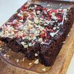 共立食品様の「手づくりキット ブラウニー」を娘と一緒に作ってみました👩&zwj;🍳材料を混ぜてレンジに入れるだけの簡単工程。肝心の味も、ふわふわで優しい甘さ。美味しすぎます💕簡&hellip;のInstagram画像