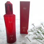 ・・年齢とともに気になってきた髪の分け目やハリ・コシ🥺山田養蜂場 さまu0040yamada.bee_official 『薬用 RJ地肌ケア エッセンス』使ってみました𓍯女王蜂のエ&hellip;のInstagram画像