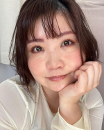 新作リップとスキンケアと。出遅れた感ありますが。Diorのリップマキシマイザー、1本目はお店で迷った結果、14番シマーマカダミアにしました。今期はベージュのリップを使いたい気分だったので、ぴん&hellip;のInstagram画像