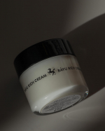 Winter means creams and lots of cream but how about using only one cream for everything you need.R&hellip;のInstagram画像