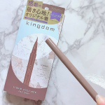 ..2.1 リニューアル発売！発色が良くて描きやすいから旧タイプもお気に入りだった🙌🏻.キングダムリキッドアイライナーR1全5色..全5色あり、その内3色が新色✨.私は新色の&hellip;のInstagram画像