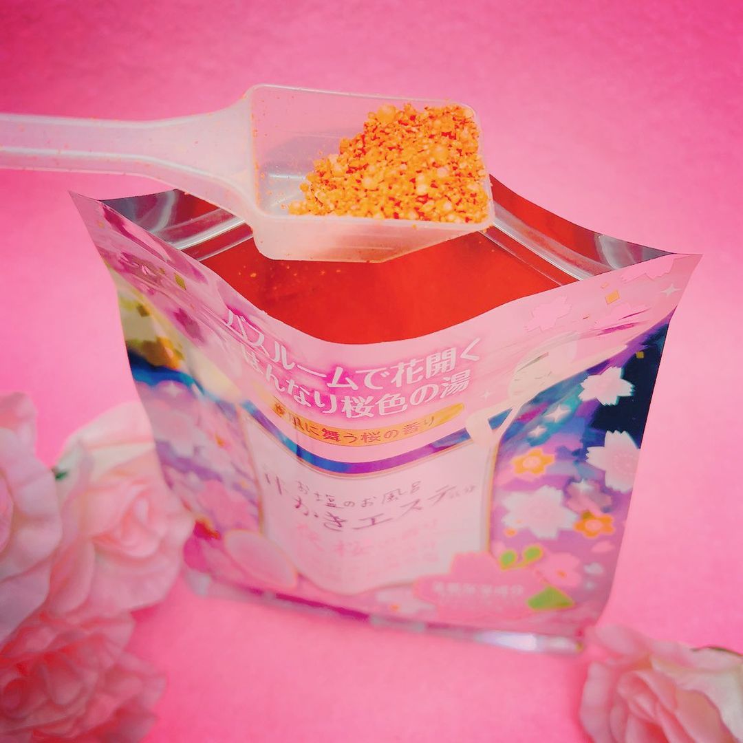 口コミ投稿：夜風に舞う桜の香りのバスソルト汗かきエステ気分　夜桜の香りお試ししました✨おはだ…