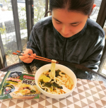 otonekochanもうすぐ本命の学校の入試があります📕✎　今までの努力が実るよう祈るばかりです🌸ずっと机に向かうとやはり動かなくてもお腹はすくようでキンレイさんの鍋焼うどんを🌿こちら親子とも&hellip;のInstagram画像