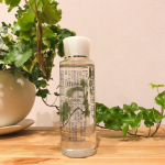 .　肌の乾燥が気になるので、洗顔したらすぐに化粧水をお肌に入れ込みます💆&zwj;♀️　しっかり丁寧に❣️時間がある時は2.3回しっかりと馴染ませています✨　その後は美容液を馴染ませ、ク&hellip;のInstagram画像