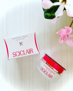 メラニンの生成を抑え、しみ、そばかすを防ぎ、乾燥から肌を守ってくれる「サイクレアー　ホワイトニングクリ化粧水ーム」を使ってみました♪使い方は化粧水や美容液で肌を整えた後に適量をスパチュラに取り&hellip;のInstagram画像