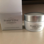 【パーフェクトワン 薬用ホワイトニングジェル】★Wの美白有効成分(※1)がシミの元にアプローチ。★日本で初めて(※2)3つの有効成分(※3)と浸透サポート成分(※4)を薬用オールインワンジェルに&hellip;のInstagram画像