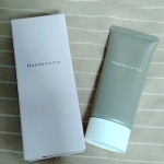 【この手は誰の手ですか？】手って酷使するパーツですよね✋肉眼で見るとそこまででもないのですが、先日スマホのカメラ越しに見たところ&hellip;すっっっごい老け込んでる😱えっ、誰の手？これ本当に私の&hellip;のInstagram画像