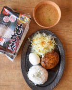 はい。もち麦生活継続中〜☺️プチプチが美味しい！食物繊維たっぷり♪で、個包装になってるのも嬉しい😍この、ゆで卵をボーーーンとおもむろに置いてる感じおもしろい🤣#PR #株式会社はくばく&hellip;のInstagram画像