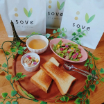 🍞朝ごはん🍞おはようございます！お天気良くて、清々しい朝を迎えています🌿朝ごはんには、ヘルシーな大豆と野菜のシリアルを摂りました🍅🎃🍠大豆のフレークと野菜のキューブはサクッとしてて、食感を&hellip;のInstagram画像