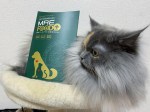 uniri_catペットの健康を考えて作られたMREフードプラス🐱🤍小分けになってて、ジェルタイプでご飯の上にかけるだけでいいのが助かる🥲これ食べ始めてから走り回ることが多くなって元&hellip;のInstagram画像