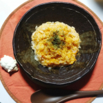 うにクリームソースのリゾット。ピルボックスジャパン様の｢うにクリームソース｣をお試ししました。フリーズドライ製法のうにソースです。トマトペースト、ソテーオニオン、チーズなどが使用されていて、&hellip;のInstagram画像