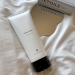 ..メイクも毛穴汚れもくすみ ※1も浮かせて落とすジェル状クレンジング"deep2031 ジェルクレンジング"‪ 𓈒𓏸..乾燥や毛穴の黒ずみに悩んでいる私にぴったりなので試してみました◎&hellip;のInstagram画像