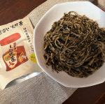 今日もお疲れ様です♪玉露園様のしいたけ茶は飲んでもほっこりやさしい味♪パスタ🍝の隠し味にも今日は海苔を使ってのりのりパスタ🍝しいたけ茶とバターと少ししけた海苔🤏胡麻とブラックペッパーで&hellip;のInstagram画像