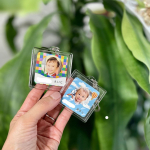 名入り写真入りって可愛いよね&hellip;🥹笑名前シール作ってて写真入れたら可愛すぎてつい色んなものに貼ってしまう&hellip;笑気付けば #入園 してからひたすら名前を書いているけどシールだと楽だし可愛い&hellip;のInstagram画像