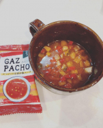 apple___weddingフリーズドライのガスパチョスープ🍅冷製スープで水注ぐだけで簡単にできました😊野菜がゴロゴロ入っていてトマトの酸味が美味しかったです！ホットでも食べましたが美味しく&hellip;のInstagram画像