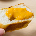 ★お湯で簡単ウニソース❣️フリーズドライでお湯を注ぐだけでウニクリームの出来上がり！最初は少し塩辛いなと感じましたが、リゾットにするとまろやかで美味しかったです。ウニバゲットとリゾットをや&hellip;のInstagram画像