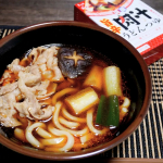 *今日も1日お疲れ様でした。今日の我が家の晩ごはんは『うどん🍜』汁には正田醤油株式会社様の新商品『＜麺でおいしい食卓＞旨辛肉汁うどんつゆ』を使ってみました。濃縮タイプのつけつゆになります&hellip;のInstagram画像