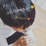 サンスターさまの、「健康道場　黄実野菜」　を親子で飲んでいます♫野菜が少し苦手な息子ですが、学校から帰ってきてのどが渇くと冷蔵庫へ行き、ゴクゴク１本飲み干しています❤️こちらを最初に飲んだ時の&hellip;のInstagram画像