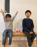 .エイジングケアの化粧水とミルクをお試しさせてもらったよ✨..おぱるやぼーちゃんには全く必要性のない、シワ改善と美白ケア✨わたしの枯れたお肌に染み込ませたよ😇🙌何を隠そう、産後肌ケ&hellip;のInstagram画像