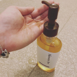 m_0702m【ネイチャーズフォー モイストクレンジングオイル】オイルクレンジングって肌がつっぱるイメージだけどこれはそんなことなくてクレンジング力も高くてとてもおすすめです✨たっぷり入っ&hellip;のInstagram画像