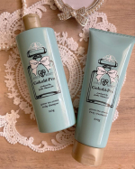 ♡香りにめちゃくちゃ癒される見た目も女子力上がるシャンプーとトリートメント🐰🎀✨⁡気づけば20年近くロングヘア✨いつもヘアケアには気をつかっていたけど、最近お気に入りのこちら🥹💗⁡こち&hellip;のInstagram画像