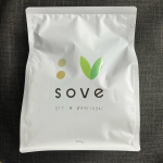 soveシリアルをいただきました♪こちらは、砂糖不使用、香料や保存料無添加のシリアルです。開封すると、粒タイプと平たいタイプの大豆フレークと、トマト、ほうれん草、かぼちゃ、紫いも、ビートが入っ&hellip;のInstagram画像