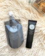 ＼まっくろ炭で毛穴美人へ／皮脂汚れや毛穴ケアにコチラを使ってみたよ！！［旅するJUSO］ JUSO KURO WASH炭の洗顔なので色にビックリするけどキメ細かく泡立ちも良かったです！！洗いあ&hellip;のInstagram画像