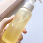 ♡⁡KINS CLEANSING OIL⁡インスタで見て気になってた！うるおいは残すのにメイクは落とす✨美肌菌発送のクレンジングオイルです♡⁡乾いた手にとってマッサージしながら馴染ま&hellip;のInstagram画像