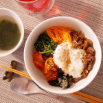 pothos02【具だくさんビビンバ】ひとりの昼ごはんはいろいろのせて楽に美味しくいただきます☺️ピリ辛であまからの牛肉で食欲が増し増しでした♪#ビビンバ　#さつま姫牛#美酢活　#野&hellip;のInstagram画像