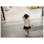 ♡久々にIKEA🌷たくさん歩いた👩&zwj;👧後ろ姿が幼稚園児みたい笑スカート履くと女の子感UPしてかわちぃ♡パスタ皿可愛いのあって購入🍽️ただのパスタが美味しそうにみえる🍝笑地道に食器&hellip;のInstagram画像