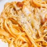 maru21.m🍝 おうちごはん昨日の夜ごはんは、SUNAO( @sunao_fan )のパスタでとろ〜りチーズのトマトパスタ🧀※PRではありません色々な糖質オフパスタがあるけど&hellip;のInstagram画像