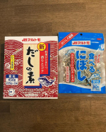 先日マルトモさんのモニターに選ばれ「新鰹だしの素」「食べるにぼし」をいただきました✨早速、鰹だしの素を使ってたけのこご飯を炊いてみました。袋を開けたらすごく良い香り。調理前からおいしくなる予感でワ&hellip;のInstagram画像