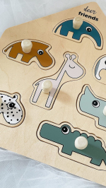 𓂃𓈒𓂂いおち パズルデビュー🧩&lrm;🤍u0040nooks_webshop 𝐬𝐚𝐦𝐚 の𝐃𝐨𝐧𝐞 𝐛𝐲 𝐃𝐞𝐞𝐫 ペグパズル であそんでみたよ‪ꔛ‬🐥⸒⸒デンマークデザインが ハイセンスで&hellip;のInstagram画像