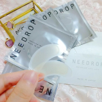 これ貼って寝る～😪週末のスペシャルケアです👍新しくなったニードロップ(シート状美容液)使ってみたんだけどシートが薄めでしんどくない感じ🌟強めに指でおさえると心地よい刺激が😍しっとりとした&hellip;のInstagram画像