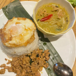 okura_1017ガパオとグリーンカレーのセットがうまうま😍いつも美味しい物食べに行こって元気づけてくれる友達に感謝◡̈⋆*#野菜をMOTTO #母の日 #スープ #monipla #mo&hellip;のInstagram画像