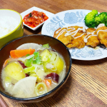 hana_flower_hanaf♡具沢山の豚汁は子供達の大好物🥰普段は苦手な野菜も汁物にするとモリモリ食べられて美味しく栄養満点😋💯#野菜をMOTTO #母の日 #スープ #mon&hellip;のInstagram画像