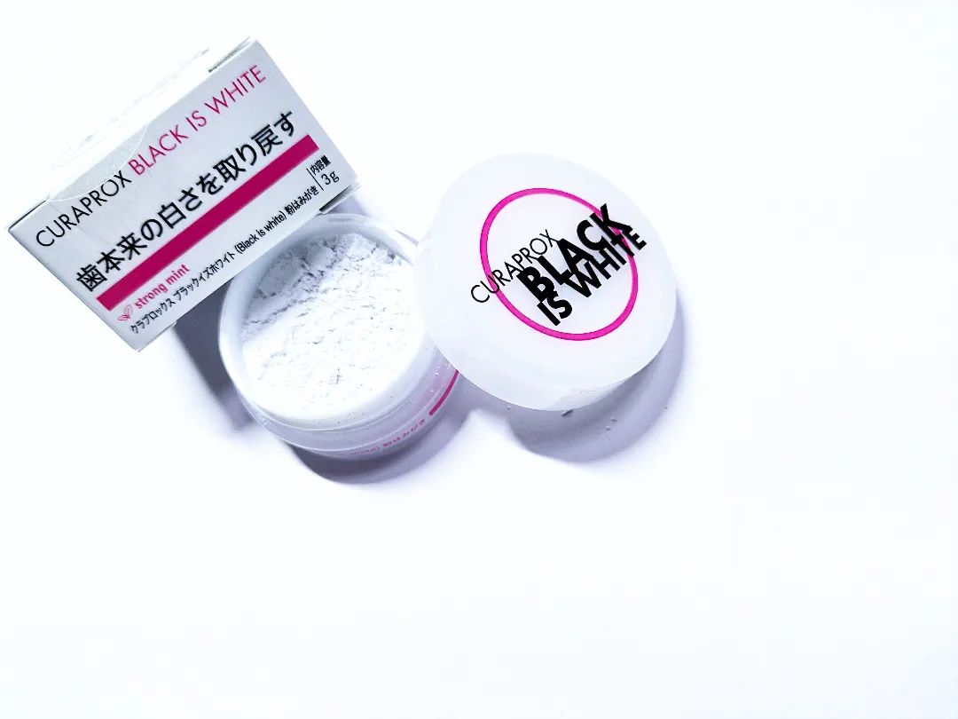 口コミ投稿：BLACK IS WHITE...めちゃくちゃ真っ白なパウダーの歯磨き粉！..3gしか入ってないはず…