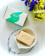 ★天然ミネラル成分として、温泉水を配合。★肌に無理なく古い角質を落とせる弱アルカリ性の石鹸★古い角質や余分な皮脂など、汚れはしっかりと落とすのに肌に必要なうるおい成分はきちんと残す &ldquo;選択洗浄性&rdquo;&hellip;のInstagram画像