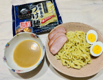 今日の夕ご飯はu0040kinrei_fan さまの豚骨魚介つけ麺🍜✨✨✨レンジで温めるだけで簡単につけ麺を作れます😋💕味もとーっても美味しい！！！濃いめです🌟冷凍品なので食べた&hellip;のInstagram画像